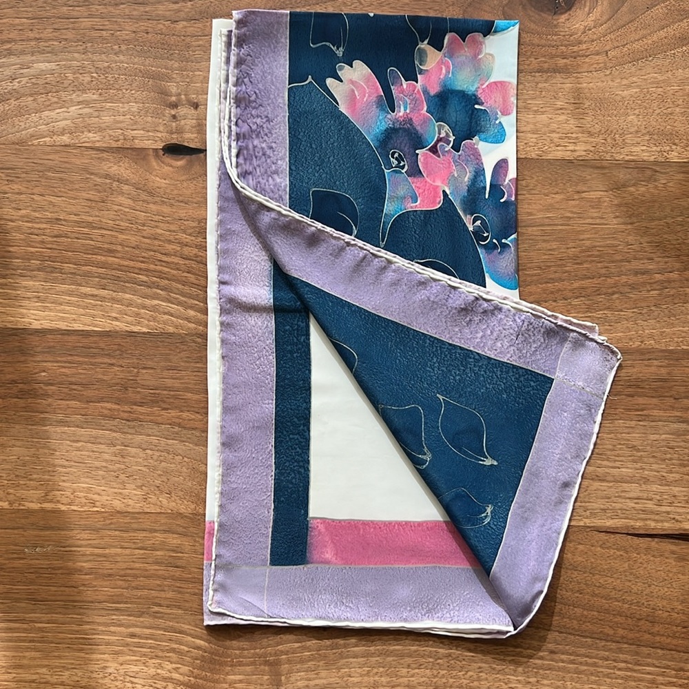 Women’s Vintage Scarf in blue and purple - Picture 7 of 13